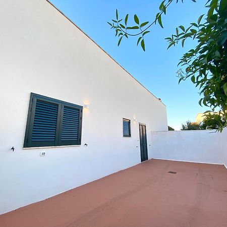 La Casa Di Nina Apartment Surano Bagian luar foto