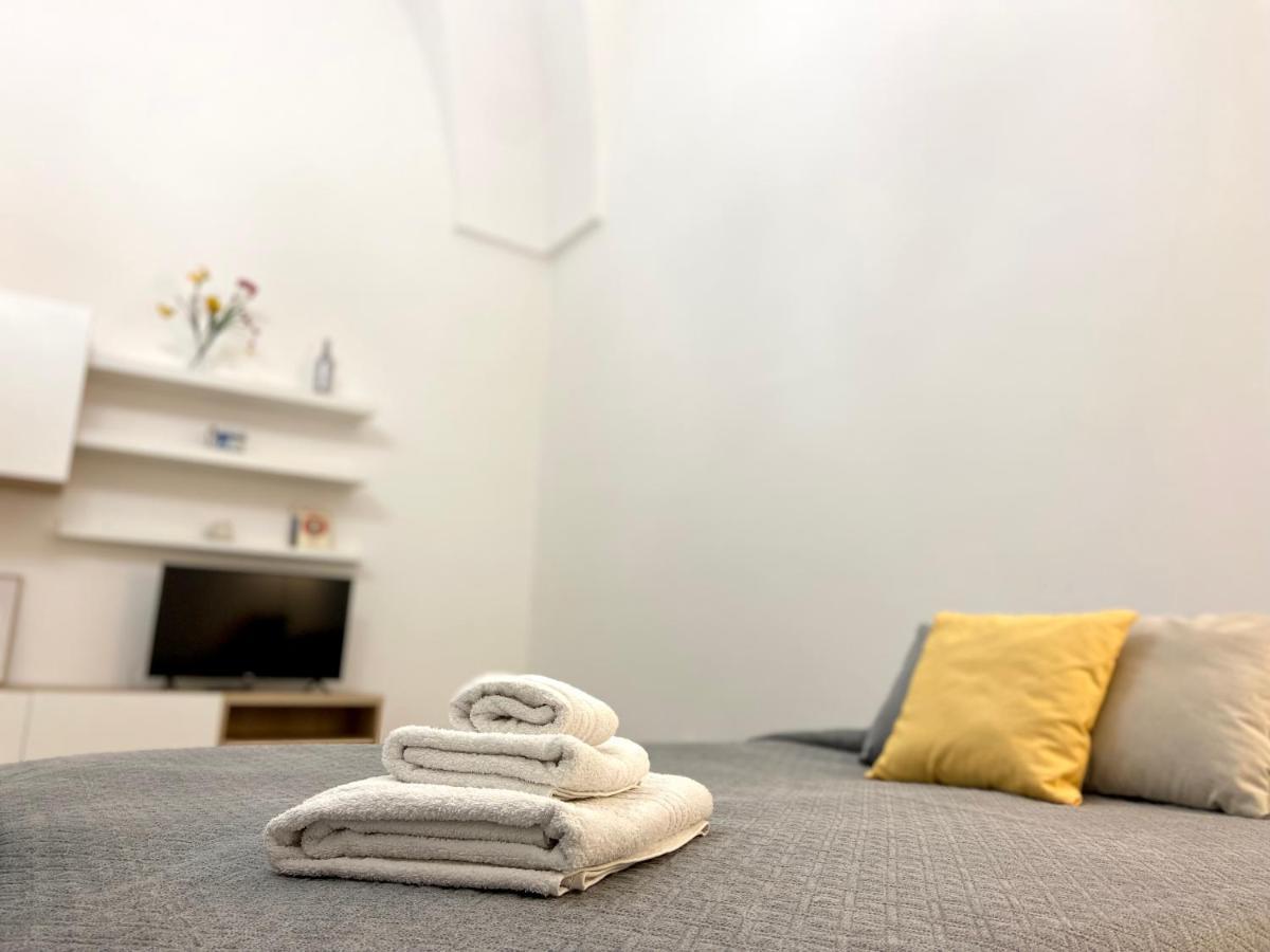 La Casa Di Nina Apartment Surano Bagian luar foto