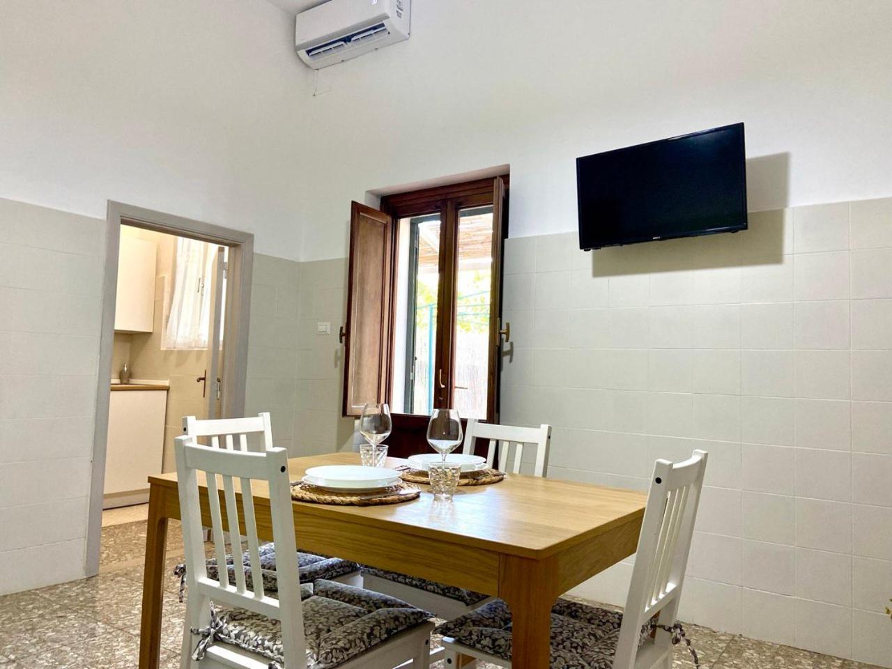 La Casa Di Nina Apartment Surano Bagian luar foto
